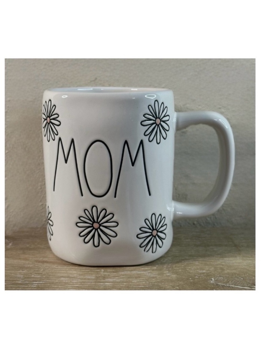 Rae Dunn nwot Ceramic MOM Mug with Black Daisy Outlines Mother’s Day